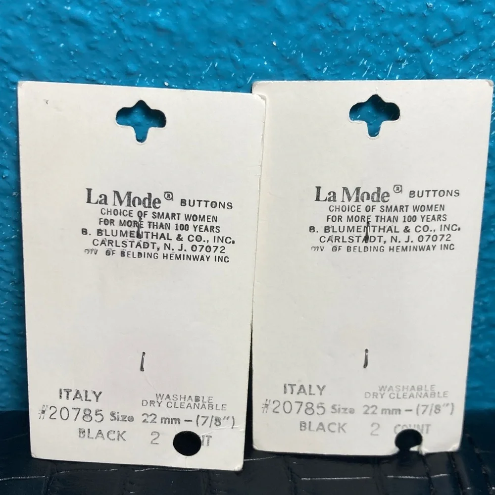 5 for $10: Vintage La Mode Square Buttons #20785 Size 22mm 7/8”‎ MADE IN ITALY